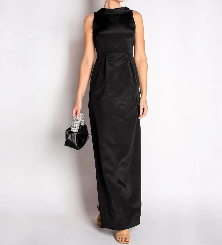 Plus-Size Women's Garments The Amelia Gown Ii In Black Bengaline