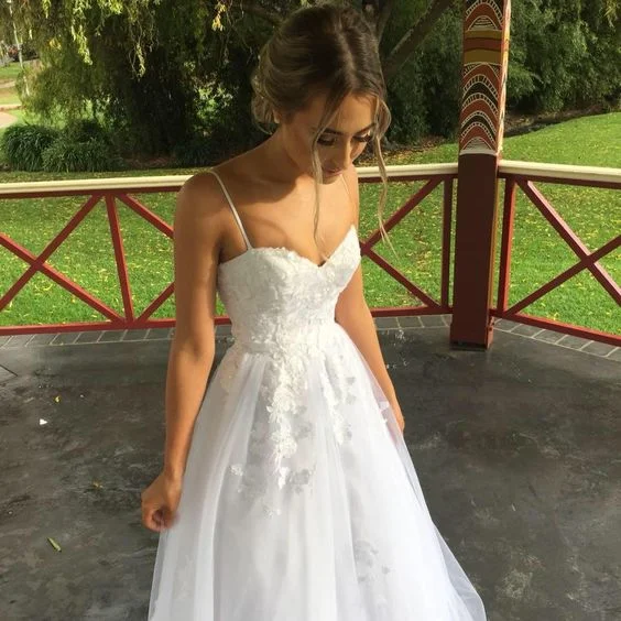 Women's Trendy Casual Outfit White Prom Dresses Lace Evening Gowns With Appliques       S3533